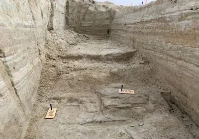 a trench with footprints tagged a trench with footprints tagged